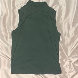 Sleeveless turtleneck top